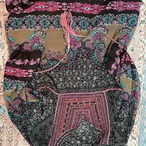 Long sleeve black and pink tunic